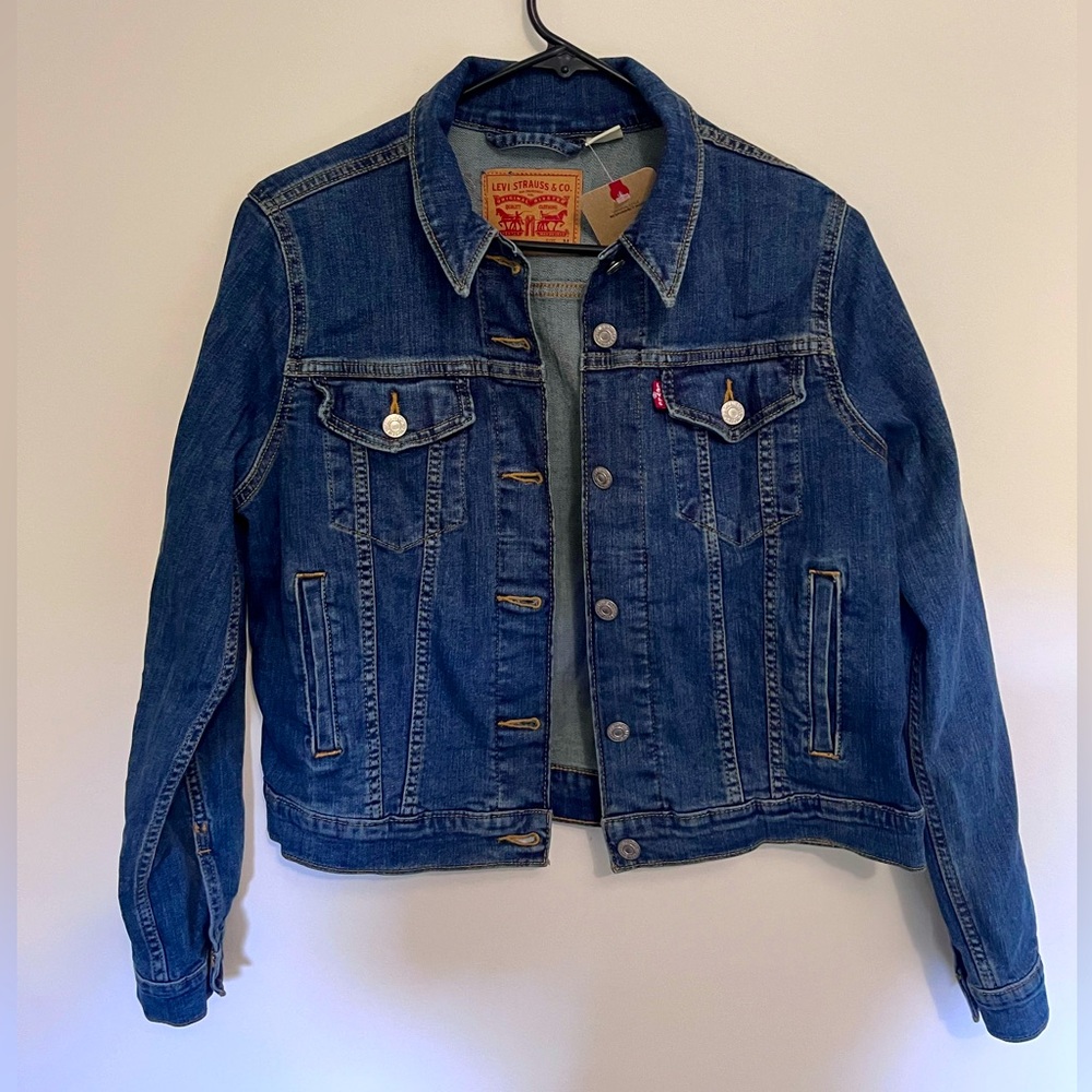 NWT Levi’s Jean Trucker Jacket